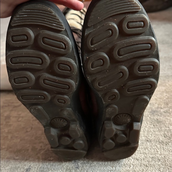 Ugg Edmonton 3223 Boots Size 9 - Picture 6 of 14